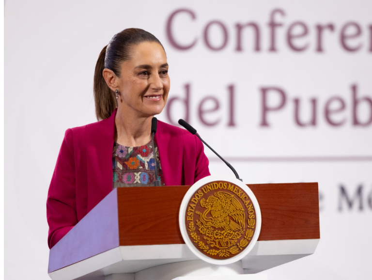 Sheinbaum acusa campaña de calumnias por versiones de amparos, a los hijos de AMLO