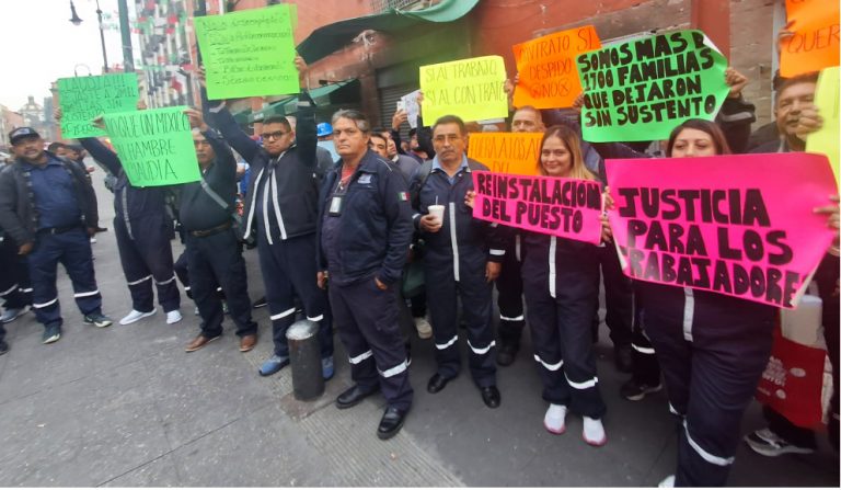 Despiden a 2 mil trabajadores del gobierno federal