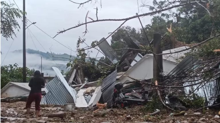 Sube a 48 el número de muertos por lluvias en México, Gobierno refuerza apoyo