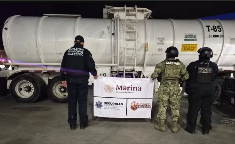 Autoridades de Ecatepec y Marina aseguran pipa con huachicol