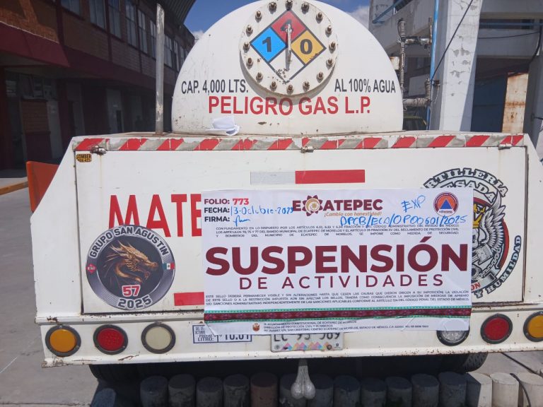 Autoridades de Ecatepec aseguran pipa tras detectar manipulación de combustible en la vía pública