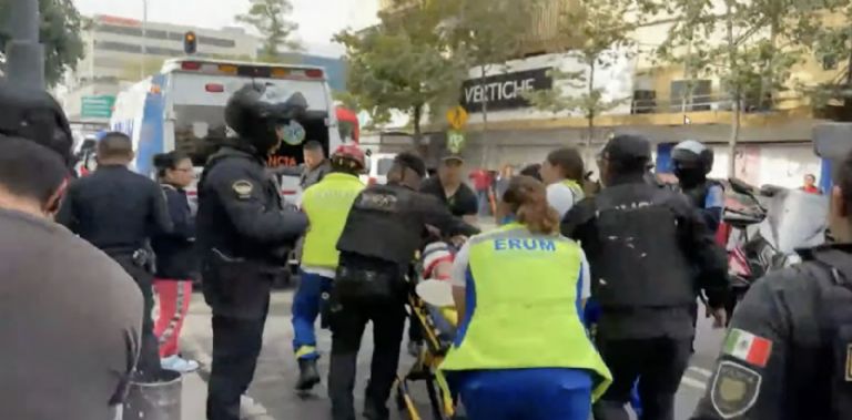 Policía evita suicidio de hombre que se lanzó desde ventana de hotel en CdMx