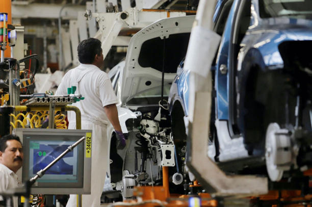 Jornada laboral de 40 horas enfrenta resistencia del 45% de automotrices