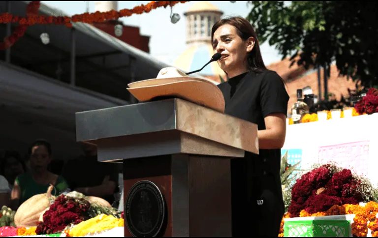 Trabajamos de la mano de Dios: Viuda de Carlos Manzo