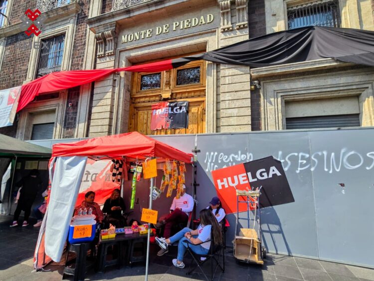 Huelga en el Monte de Piedad sigue, a pesar de mediación de legisladores