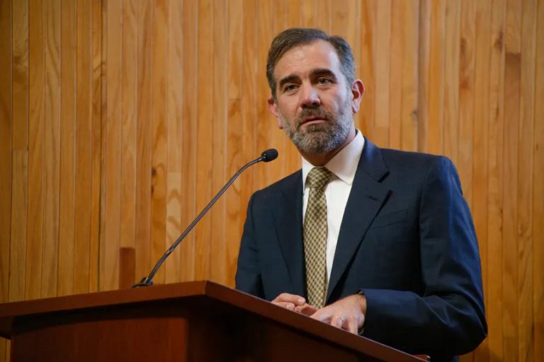 Córdova acusa a Sheinbaum de usar la revocación 2027 como “trampa política”