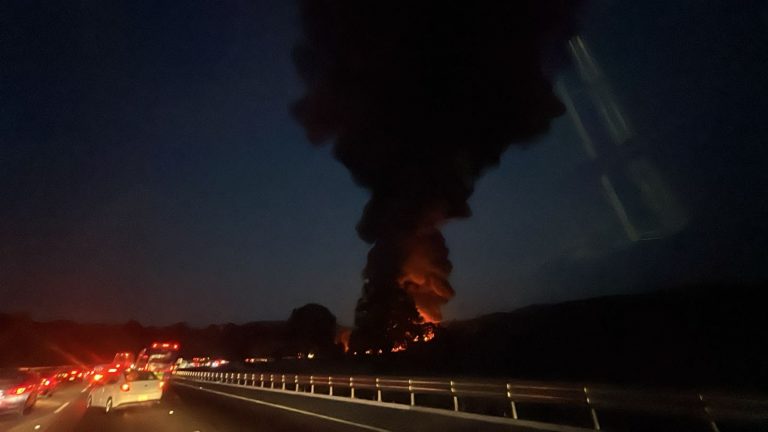 🚨 Explota pipa en la autopista México-Puebla; cierre total en ambos sentidos 🚨