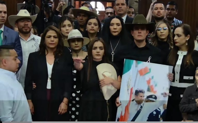 Grecia Quiroz rinde protesta como alcaldesa sustituta de Uruapan