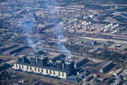 Sener y Pemex presentan historias distintas de Dos Bocas