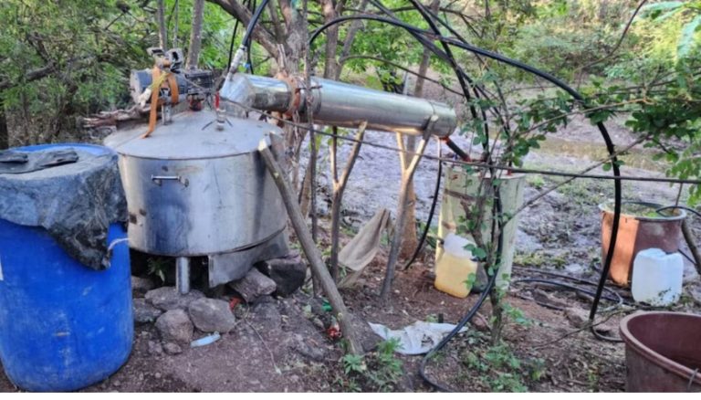 Aseguran en Culiacán laboratorio clandestino de metanfetamina valuado, en más de 400 millones de pesos