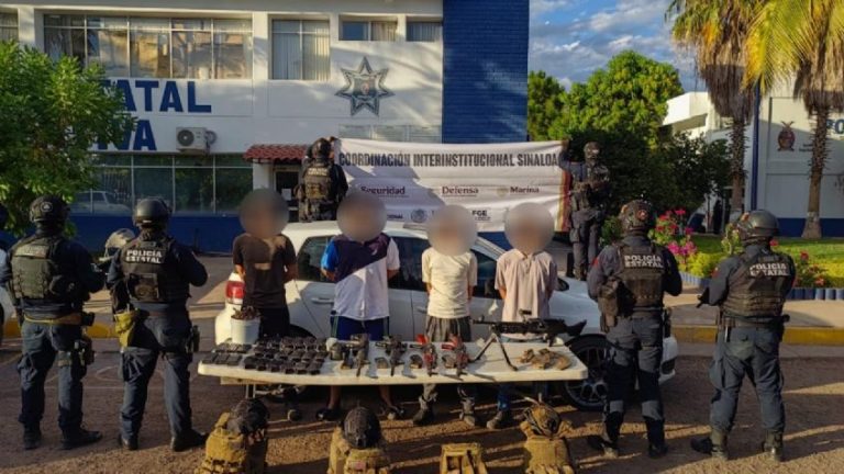 Detienen en Culiacán a cuatro hombres armados, un menor de edad, con fusil