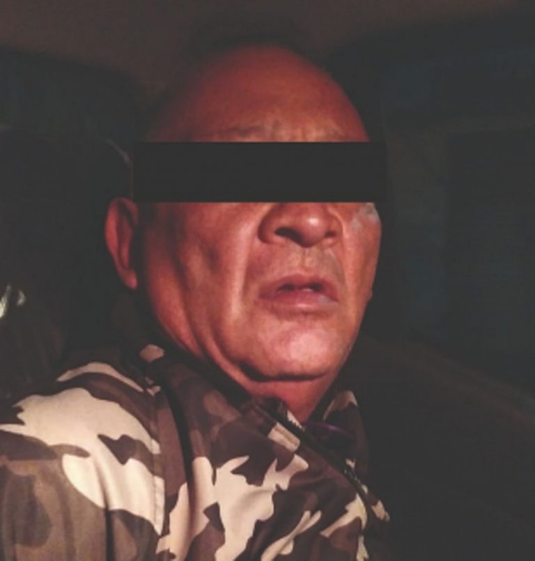 Bicitaxista es detenido por policía de Ecatepec al intentar tirar basura