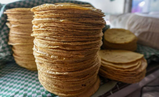 Riesgo de aumento a tortilla, entre 4 y 5 pesos kilo, por más aguinaldo y nueva jornada laboral