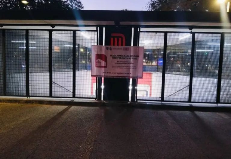 Cierre de cerca de 20 estaciones en Metro CDMX afecta a miles de usuarios