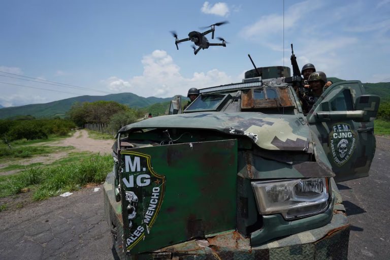 Con drones, mayor alcance en guerra armamentista del crimen organizado