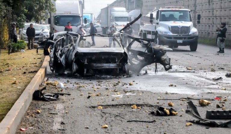Reportan estallido de un vehículo en la México-Toluca