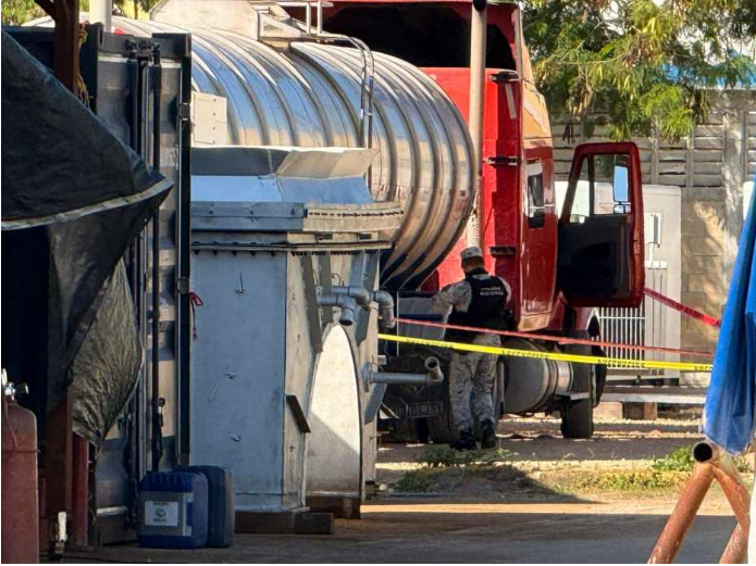 Detectan tráiler con presunto huachicol en una subestación de la CFE en Cancún