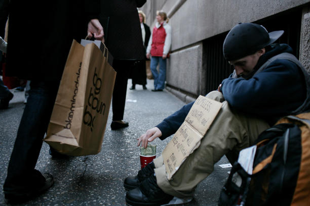 Aumento de inequidad pone en riesgo sistemas democráticos