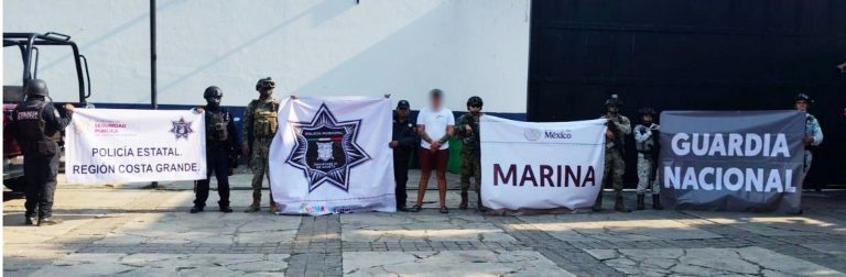 Marina en operativo detuvo a dos infractores, asegurando droga, arma y un vehículo, en Guerrero