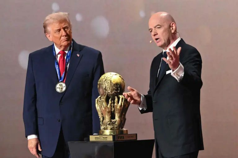 FIFA entrega a Trump Premio de la Paz de recién creación