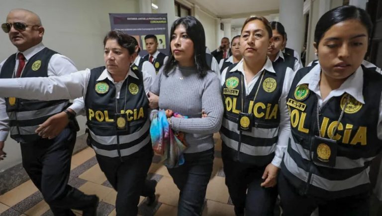 Perú refuerza vigilancia en Embajada de México por posible salida de Betssy Chávez