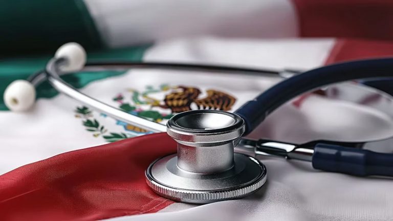 Mexicanos destinan 0.9% del PIB a la salud, con gasto directo y trabajo
