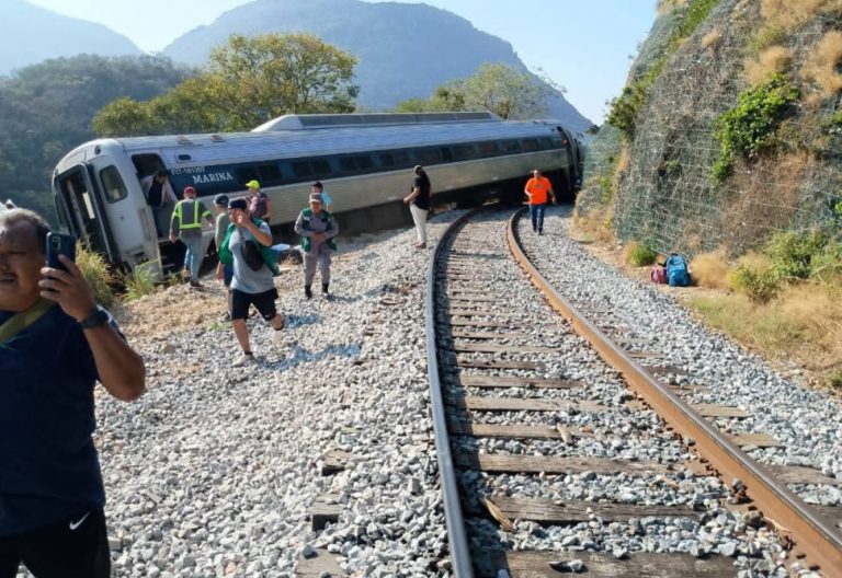 Reportan el descarrilamiento del tren   Transístmico, en Oaxaca hay varios heridos