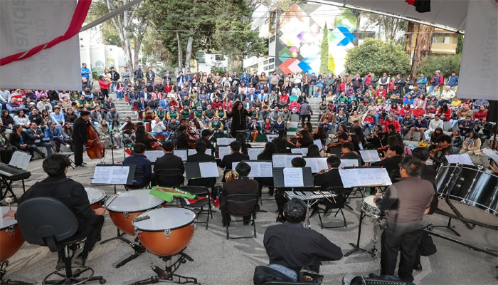 Orquesta Sinfónica Juvenil UAEMéx encendió el espíritu navideño con su concierto «Luz de Invierno»