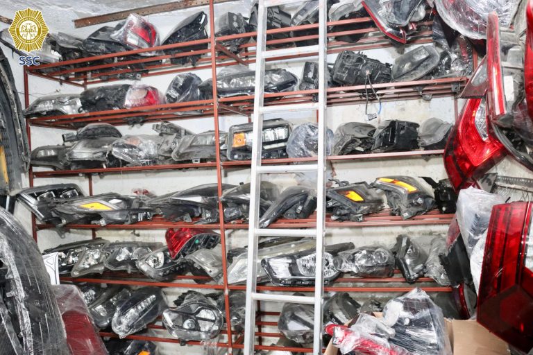 Inhabilitan hotel-bodega con 150 toneladas de autopartes robadas