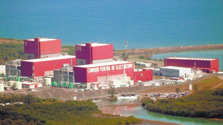 CFE contrata 10.4 mil mdd de deuda en mercados internacionales