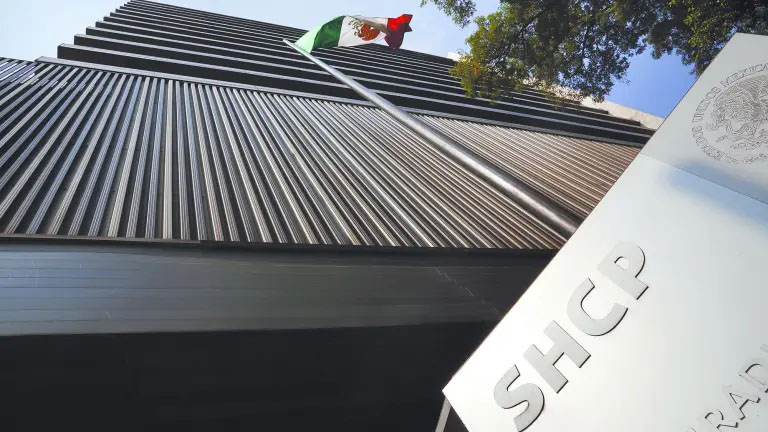 Recaudación por IEPS a gasolina cae 12% en noviembre 2025