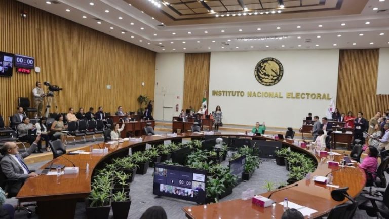 Dejan cargo tres consejeros del INE; Morena tendrá mayoría