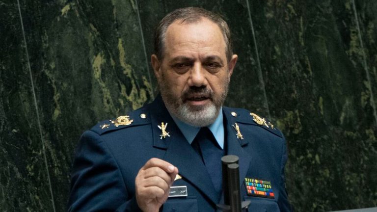 Irán advierte que responderá con ataques a bases de EE. UU. si es agredido