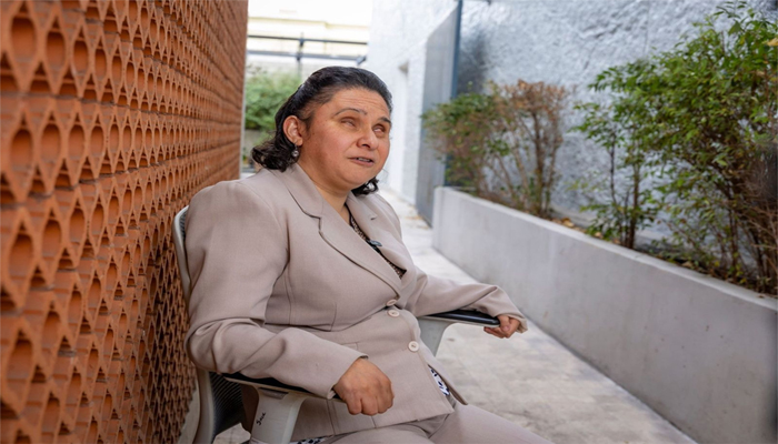 Egresada de UAEMéx, referente de inclusión y enseñanza de braille