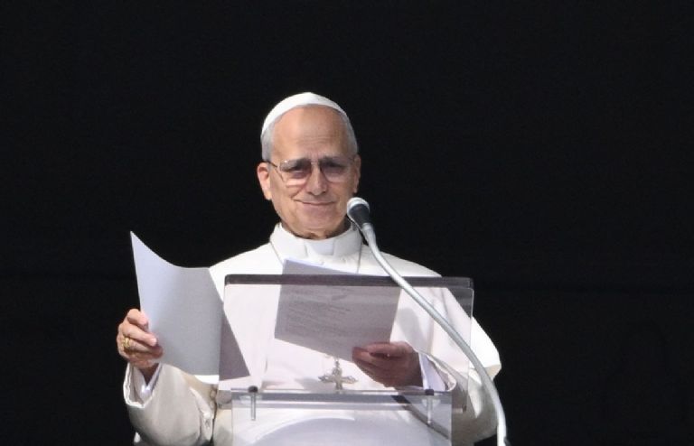 Papa León XIV pide garantizar soberanía de Venezuela tras ataque de EE.UU.