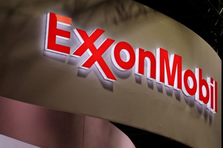 Trump amenaza con excluir a ExxonMobil del negocio petrolero en Venezuela