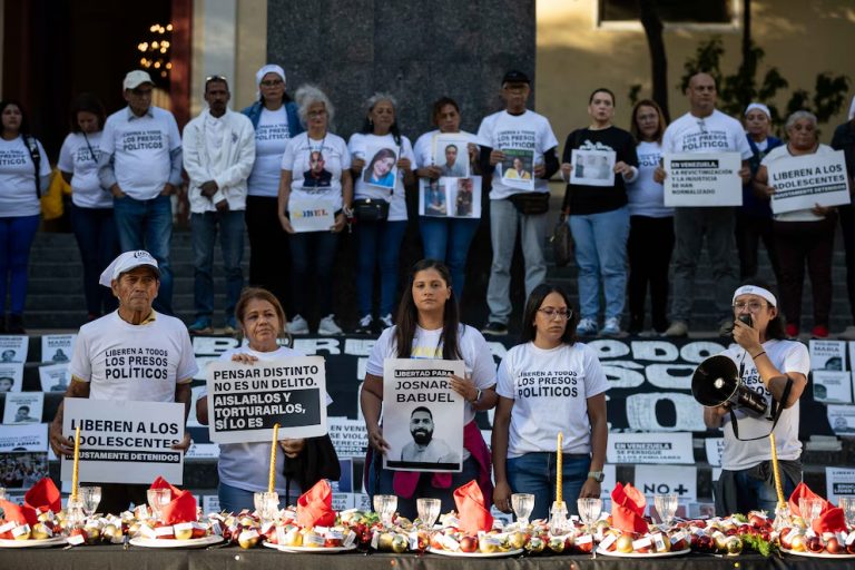 Liberación de presos políticos avanza con lentitud en Venezuela