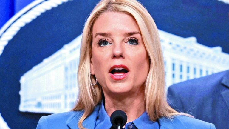 Traslado de reclusos a Estados Unidos, por decisión de Trump: Bondi