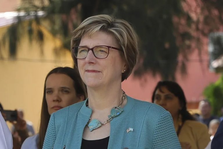 EE. UU. reabre su misión en Venezuela y acelera la transición política