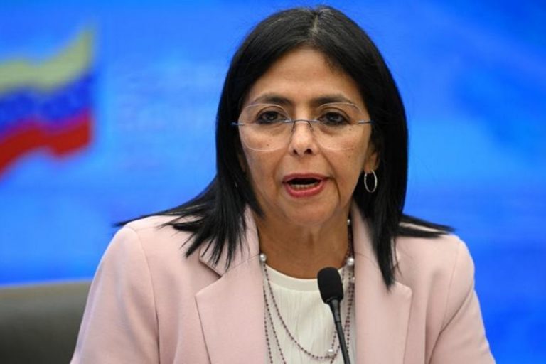 Delcy Rodríguez asume presidencia de Venezuela tras fallo del TSJ