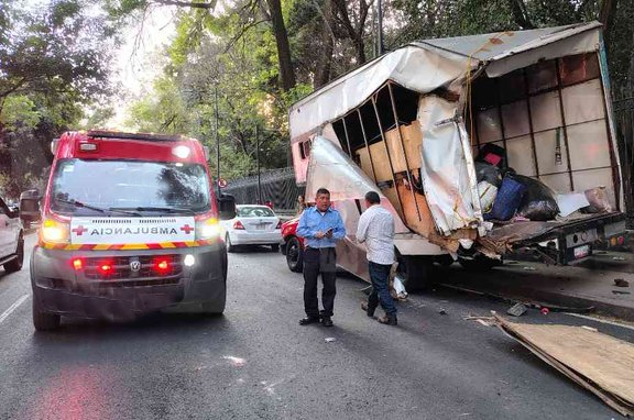 Accidente en Constituyentes deja 10 lesionados