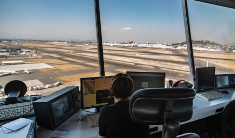 Controladores alertan sobre riesgos aéreos por operatividad de militares