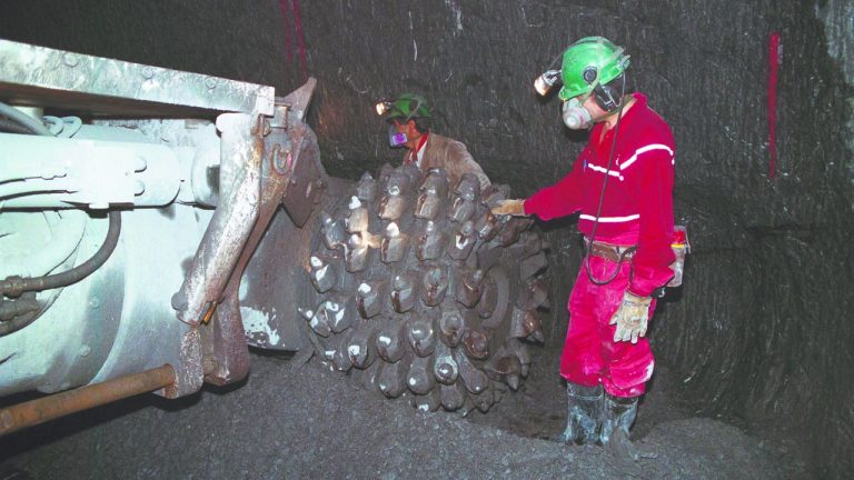 Al año gastan mineras más de 100 millones de dólares en seguridad