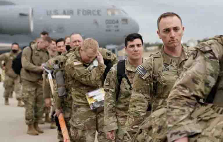 Amenazan narcos a militares de EU