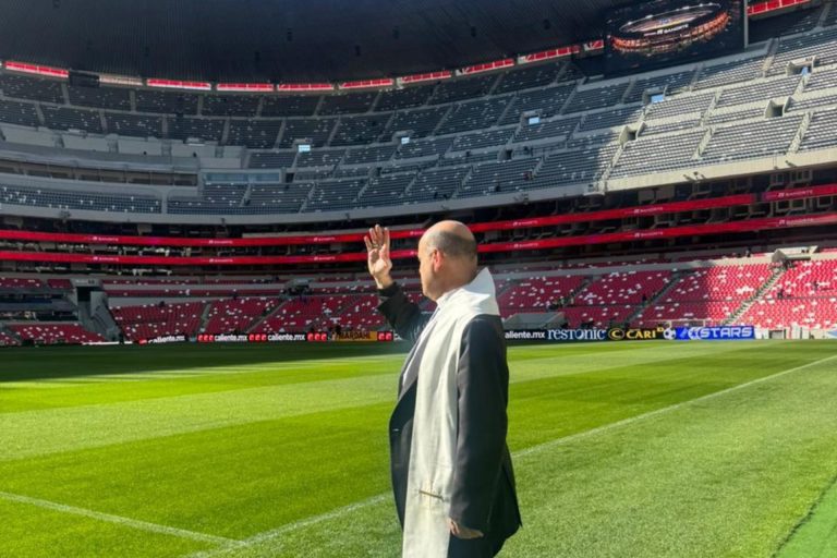 Bendicen remodelado Estadio Azteca, previo a inauguración