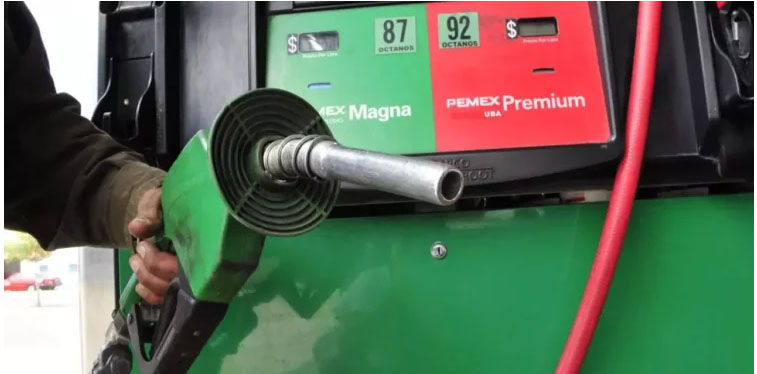 Gobierno y gasolineros renuevan pacto en medio de presiones del mercado