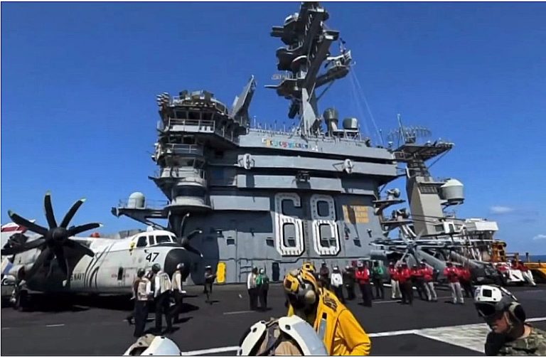 Elementos de las FFAA mexicanas visitan el portaaviones USS Nimitz en la costa del Pacífico