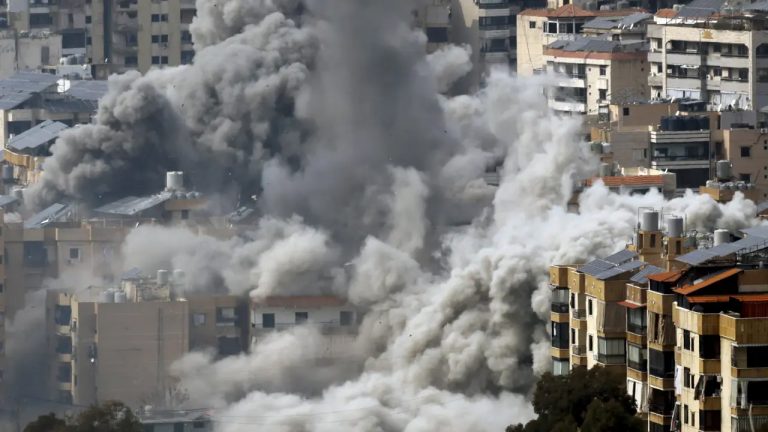 Israel intensifica bombardeos en Líbano: más de 200 muertos
