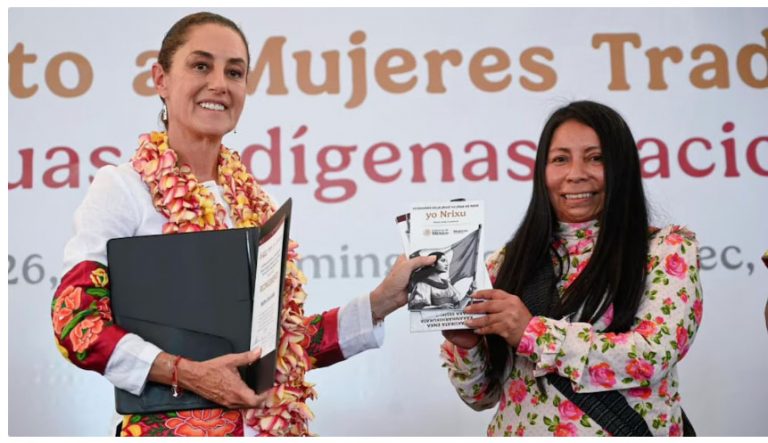 Claudia Sheinbaum reconoce a Mujeres traductoras de lenguas indígenas