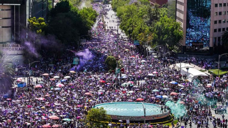 Gobierno federal pide a estados no criminalizar marchas del 8M ni manifestantes